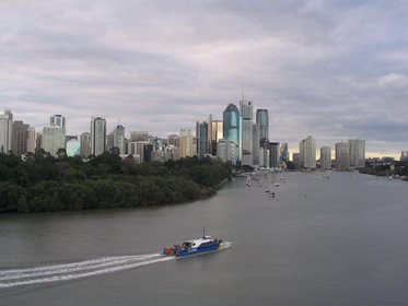 Australia 2006---06-05-02 A skyline view of Brisbane from Kangaroo Point.jpg