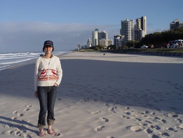 Australia 2006---07-03-02 The Gold Coast beach is said to be 70 km long and uninterrupted.jpg