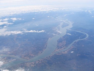 Cambodia 2006 --- Day 01-03 Ankor Airport --- 01 A glance at Mekong River (taken by Meimei).jpg
