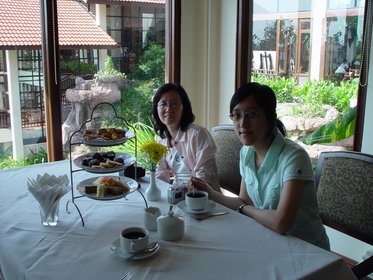 Cambodia 2006 --- Day 02-07 Tea time (Ankor Palace Hotel) --- 01  A rest  before subsequent balloon ride.jpg
