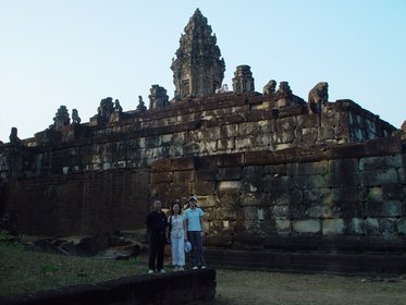 Cambodia 2006 --- Day 04-07 Bakong --- 01 A big temple of the shape of stepped pyramid,.jpg