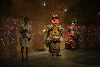 China 2010---I-1-05-02-Electronic Prince dance seen in Taiwan Pavilion.jpg