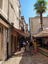 Croatia 2011 --- D08_03-06-01_Strolling in the old town of Trogir (Croatia).jpg