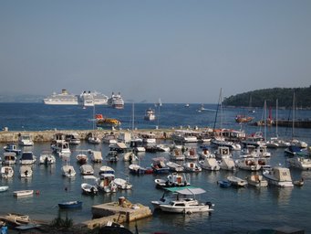Croatia 2011 --- D10_04-17-01_Scenes seen at the port of Dubrovnik (Croatia).jpg
