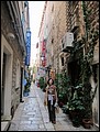 Croatia 2011 --- D09_02-05-01_Strolling in small lanes on the island of Hvar 1 (Croatia).jpg