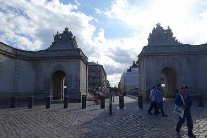 Denmark 2017_D11-07-01_The entrance of the palace.jpg
