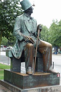 Denmark 2017_D12-01-08_The statue of Hans Christian Andersen (April 2, 1805).JPG