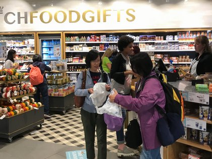 Denmark 2017_D12-07-04_Shopping when transferring at Amsterdan Airport.JPG