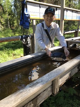 D08-02-01 Enjoying Kultahuuhtomo gold panning.JPG