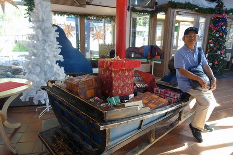 D08-08-02 Having a rest on the Santa Claus' sleigh.JPG