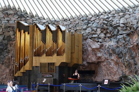 D09-02-03 A closer look at the pipe organ.JPG
