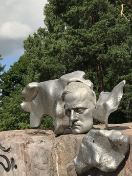 D09-03-02 More details of the monument.JPG