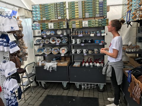 D09-06-05 A souvenir shop we have visited.JPG