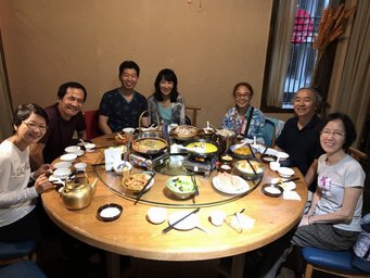 D01-01-04_Having dinner at a restaurant near the hotel.jpg