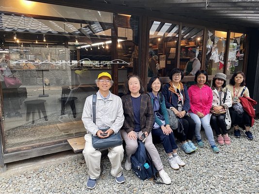 03-03-01a_waiting for entering Shimakitchen Restaurant.jpg