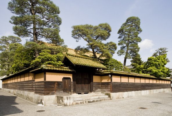 03-05-01_Overview of a famous ancient villa --- Yurin-so.jpg