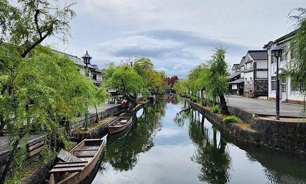 03-07-01a_A pretty scene of Kurashiki River.jpg
