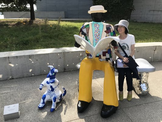 04-09-01_Artwork named The Bench by Niki de Saint Phalle in the Benesse House Park.jpg