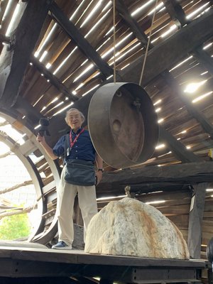 05-04-01_Hitting a gong inside the bamboo artwork named Beyond the Border - Ocean by Taiwanese artist Lin Shuen Long.jpg