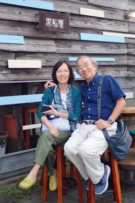05-11-01_Having a rest after visiting the artworks.jpg