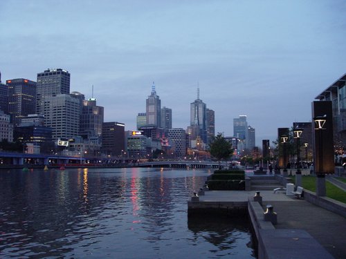 Australia 2006---12_A night scene of Yarra River sides in Melbourne.jpg