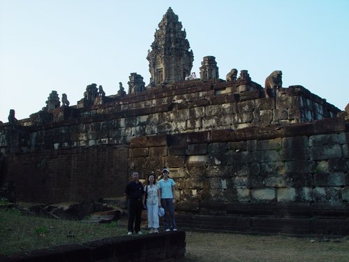 Cambodia 2006 --- 11 Bakong Temple in Roluos near Angkor area.jpg