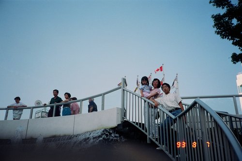 Canada 1993---04 At a fountain in central downtown.jpg