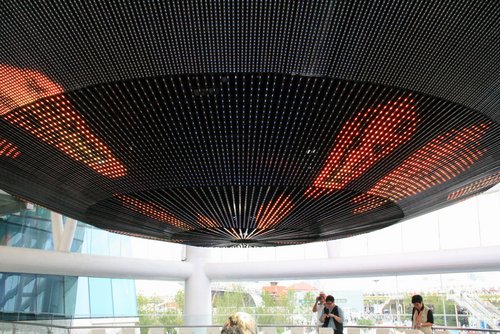 China 2010---I-1-05-03-Electronic sky lattern seen in Taiwan Pavilion.jpg