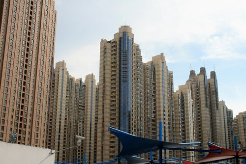 China 2010---I-2-01-01-High-rising buildings seen everywhere in downtown Shanghai.jpg