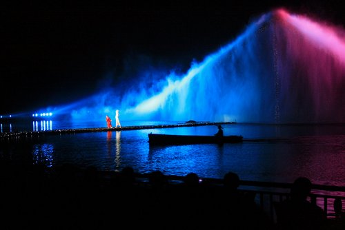 China 2010---I-7-09-01-'West Lake Impression' --- a surprising on-water opera seen in Hangzhou.jpg