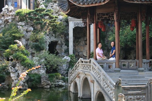 China 2010---I-8-05-01-A house owned by a man almost richer than his country - Xue-Yan Hu's former residence.jpg