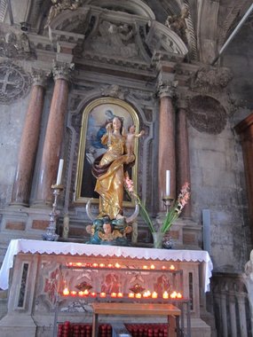 Croatia 2011 --- D07_01-09-01_Cathedral of St. James - interior 3 (Sibenik, Croatia).jpg