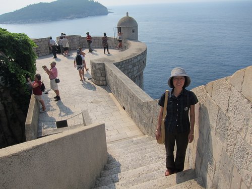 Croatia 2011 --- D12_01-03-02_On the fort wall 6 (Dubrovnik, Croatia).jpg