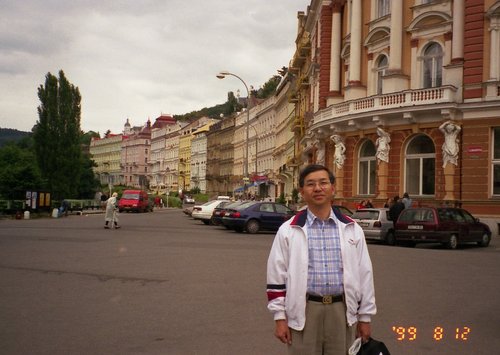 Czech 1999---A very impressive street in Karlovy Vary.jpg