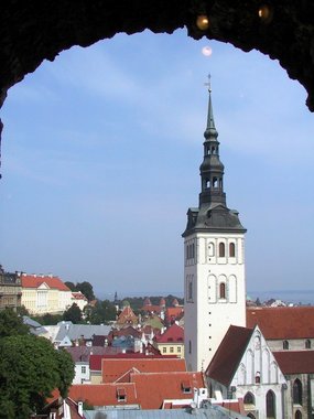 Estonia 2002---Skyline seen from Kiek in de Kok Museum in Tallinn.jpg