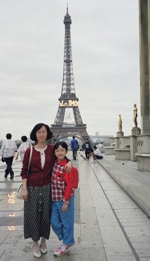 France 1998---Eiffel Tower in Paris.jpg