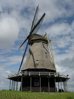 Holland 2005 - A windmill seen on the train.jpg