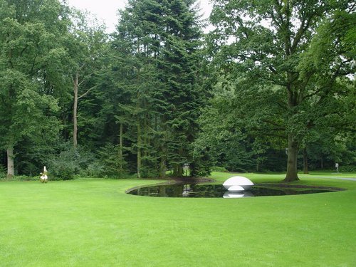 Holland 2005 - Sculpture Park in Kruller-Muller Museum.jpg