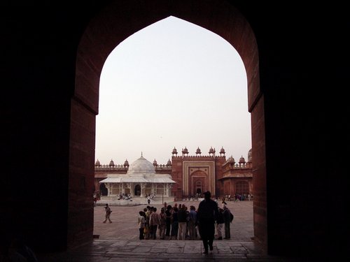 India 2007 - Day 4 --- 03-02 Fatehpur Sikri (A glance at interior courtyard).jpg