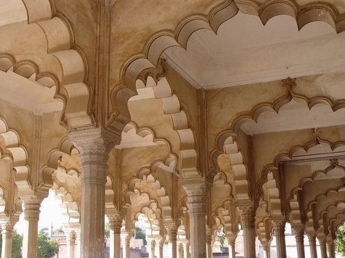 India 2007 - Day 5 --- 02-08 Agra Fort (delicat decoration of Diwan-i-Am).jpg