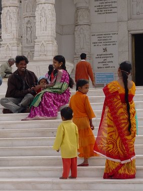 India 2007 - Special topics --- 01-01 Indian people (a family).jpg