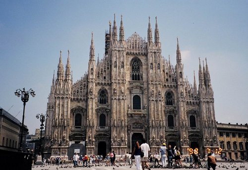 Italy 1998---Milan Duomo (cathedral of the bishop) in Milan.jpg