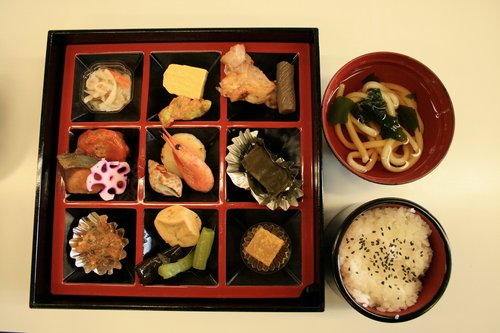 Japan 2009---03-06-03 Kurobedaira - the lunch.jpg