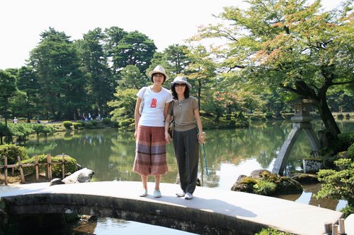 Japan 2009---05-05-02 Easy time in Kenroku-en Garden.jpg