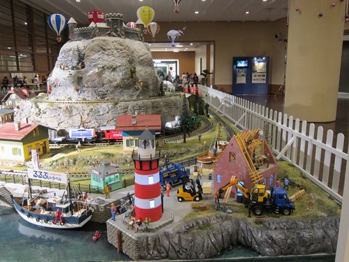 Japan 2014---04-04B-01_Huge toy transportaion landscape in the hotel.JPG