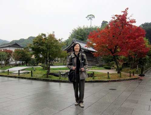 Japan 2014---05-01B-01_A pretty garden in the temple.JPG
