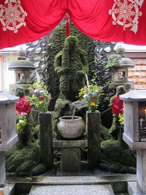 Japan 2015---09_01-4(Houzenji)-000-02_God of Hozenji.JPG