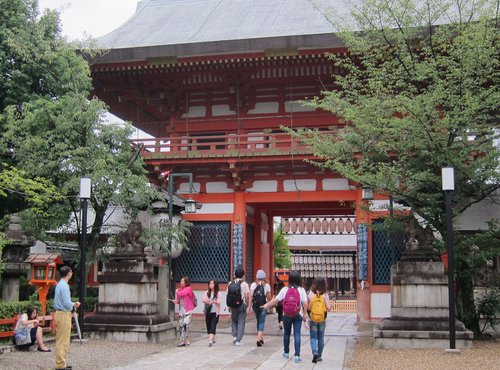 Japan 2015---09_03-5(Yasaka Jinja)-000-10_The south entrance gate.JPG