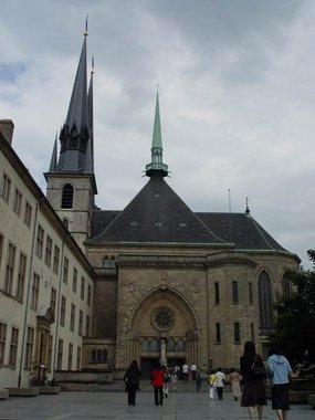 Luxemburg 2005 - Notre Dame Cathedral in downtown Luxemburg .jpg