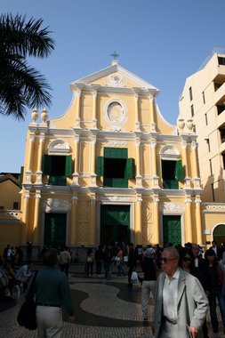 Macau 2009---03-06-01 (WH-04) St. Domic's Church - exterior.jpg